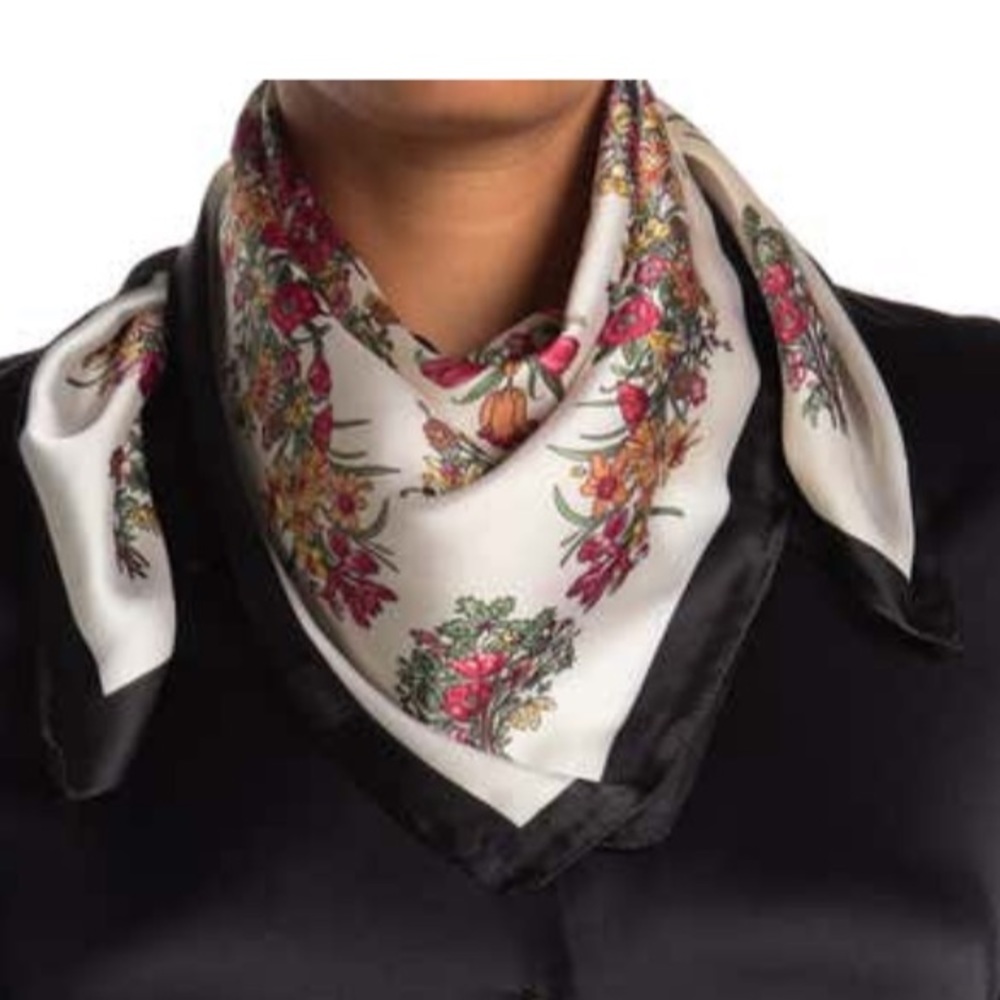 🔥 Floral square scarf